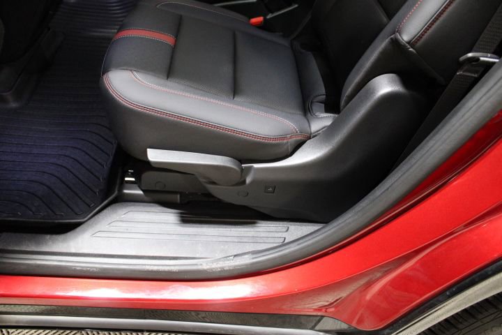 Used 2024 Chevrolet Traverse RS image 59