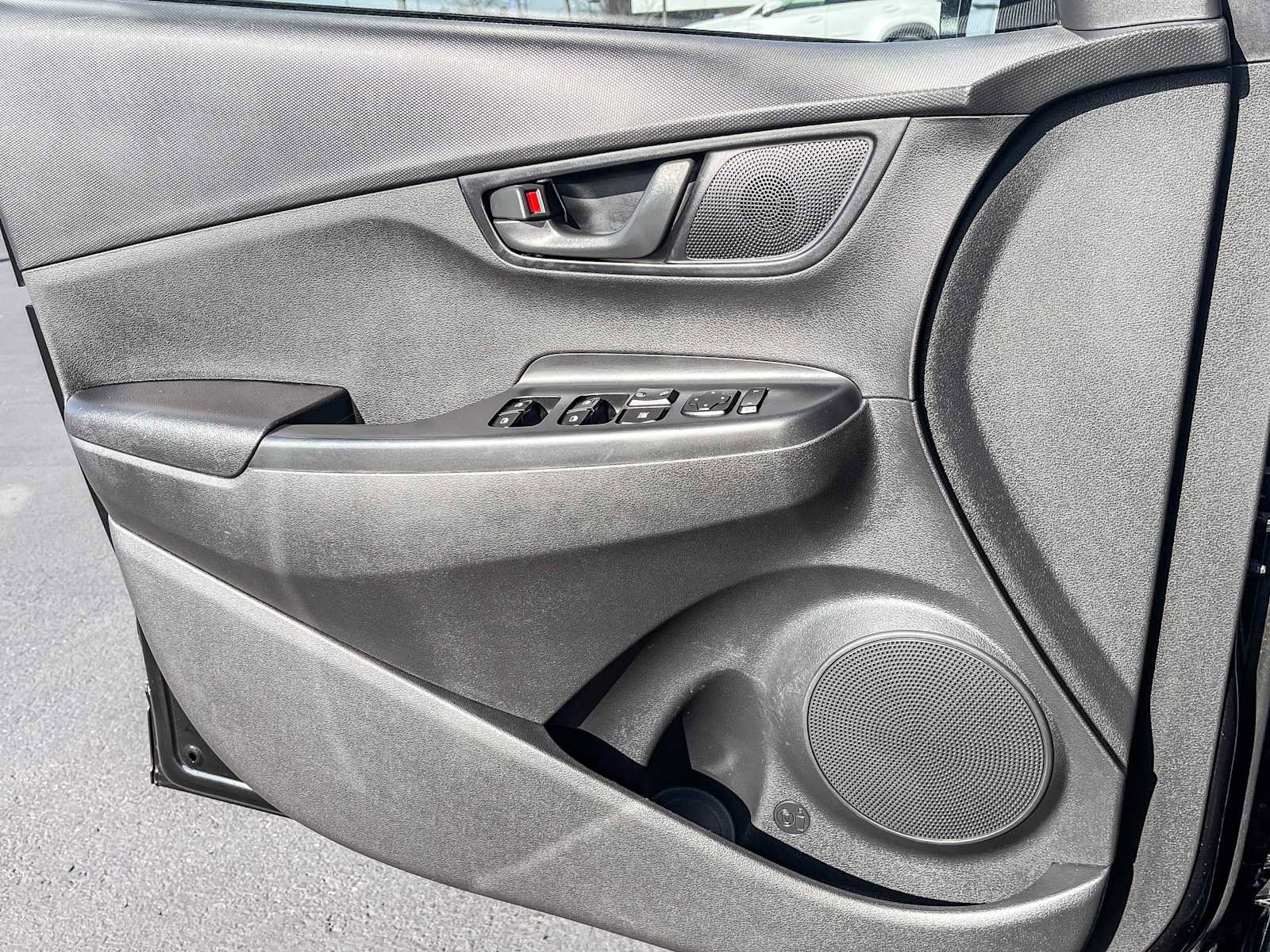 Used 2022 Hyundai Kona SEL image 19