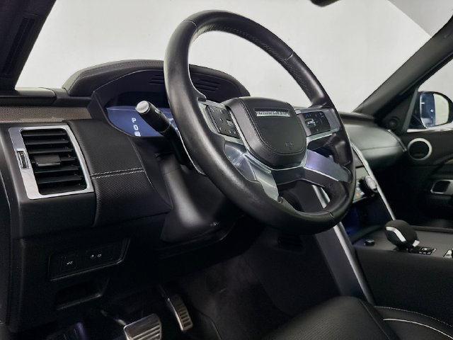 Used 2023 Land Rover Discovery Metropolitan Edition AWD/4WD image 20