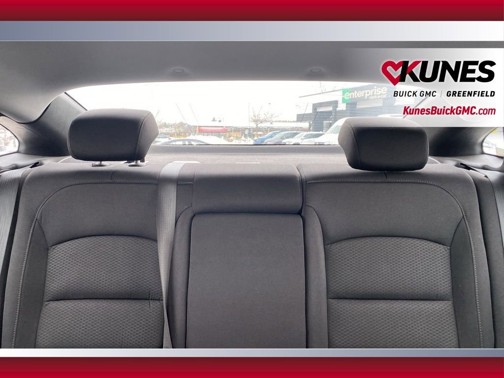 Used 2023 Chevrolet Malibu LT image 17