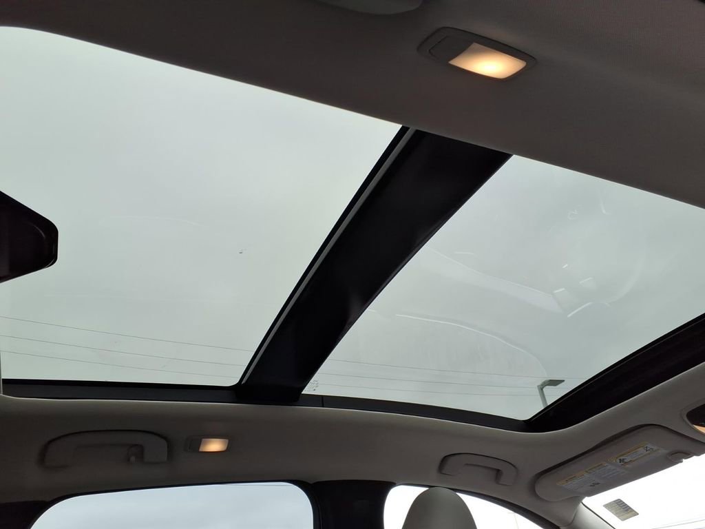 Used 2023 INFINITI QX50 Sensory image 8