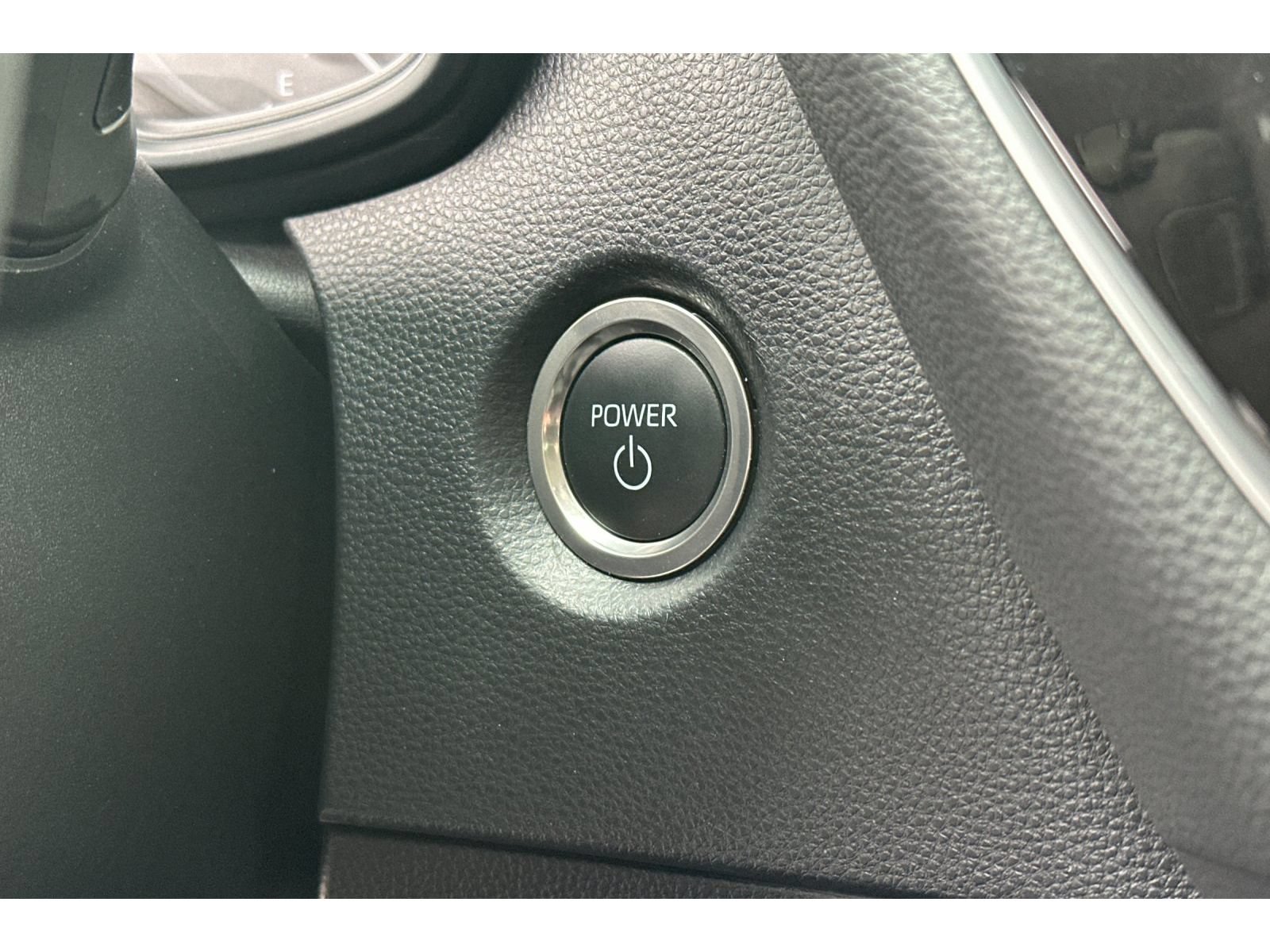 Used 2025 Toyota Corolla LE w/ LE Premium Package FWD image 23