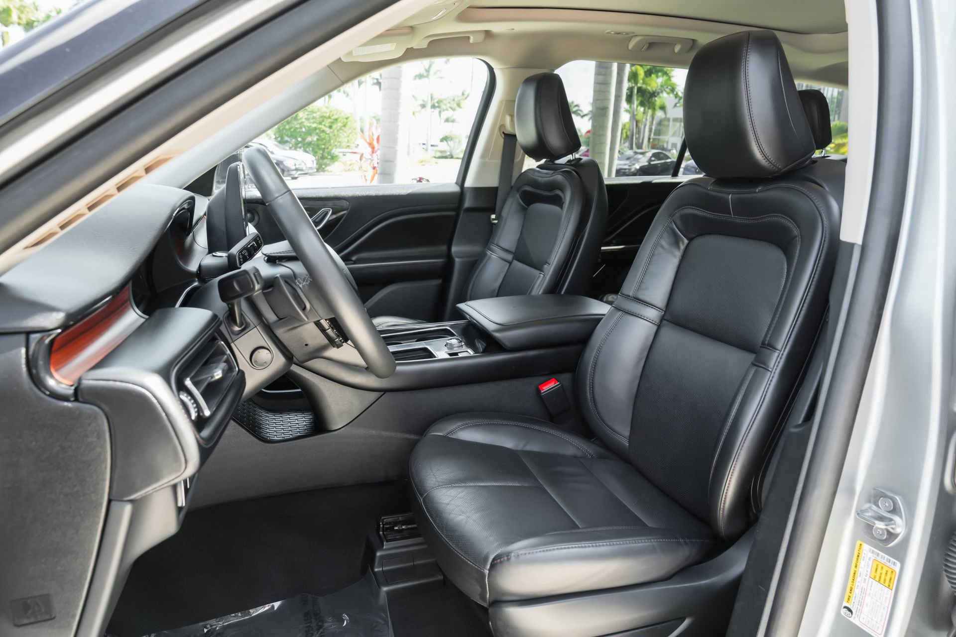 Used 2024 Lincoln Aviator Reserve image 6