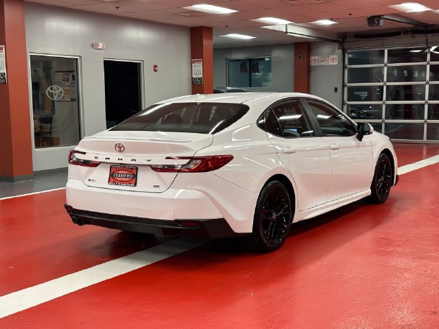 Used 2025 Toyota Camry SE FWD image 4