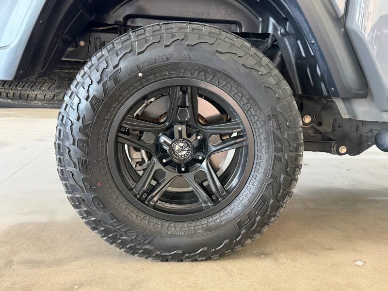 Used 2020 Jeep Gladiator Sport w/ Quick Order Package 24S AWD/4WD image 9