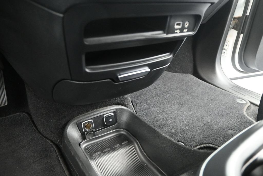 Used 2019 Chrysler Pacifica Touring Plus w/ Advanced Safetytec Group FWD image 27