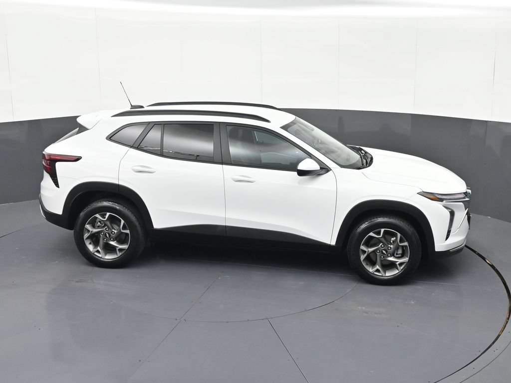 Certified 2025 Chevrolet Trax LT FWD image 26