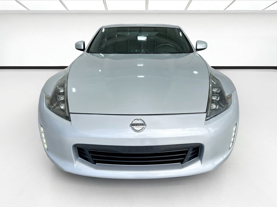 Used 2014 Nissan 370Z Coupe w/ Sport Package RWD image 2