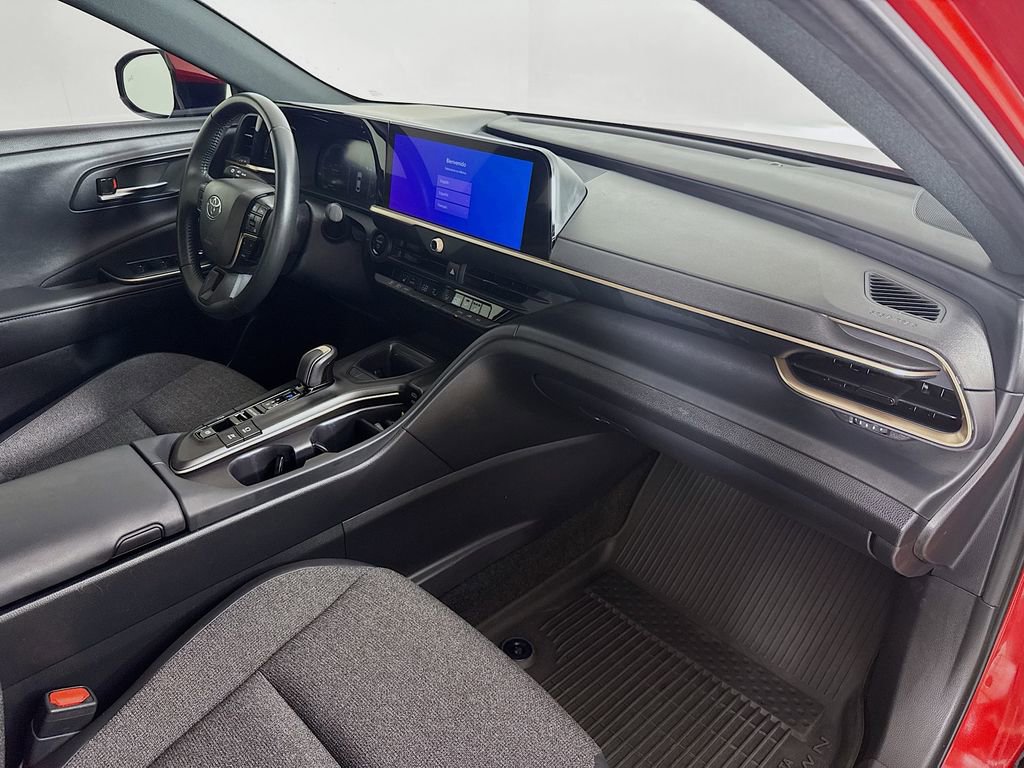 Certified 2023 Toyota Crown XLE image 31