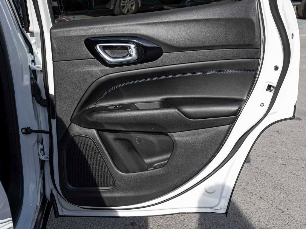 New 2026 Jeep Compass Latitude image 8