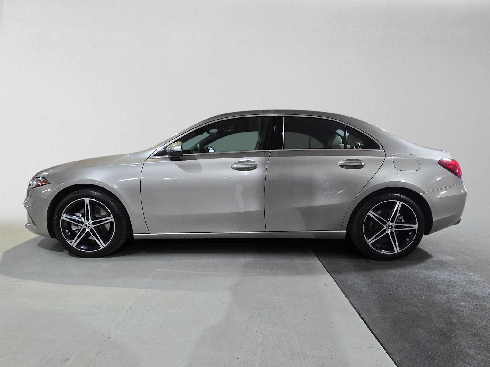 Used 2019 Mercedes-Benz A 220 4MATIC image 6