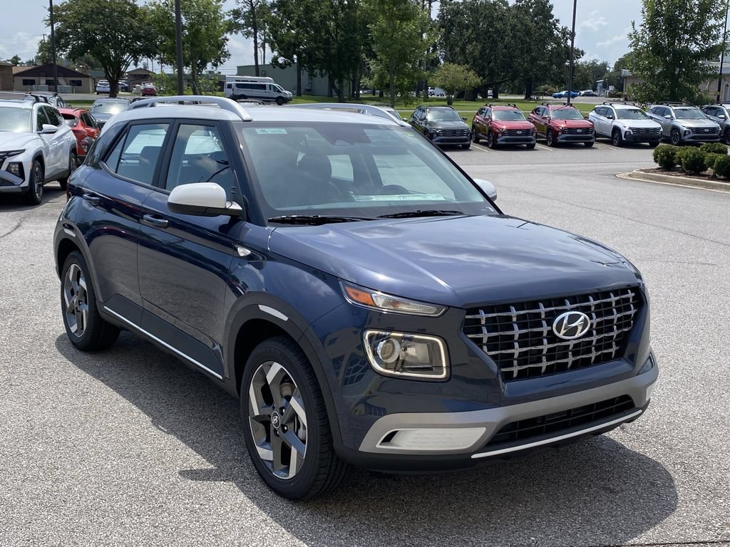 New 2026 Hyundai Venue SEL FWD image 2
