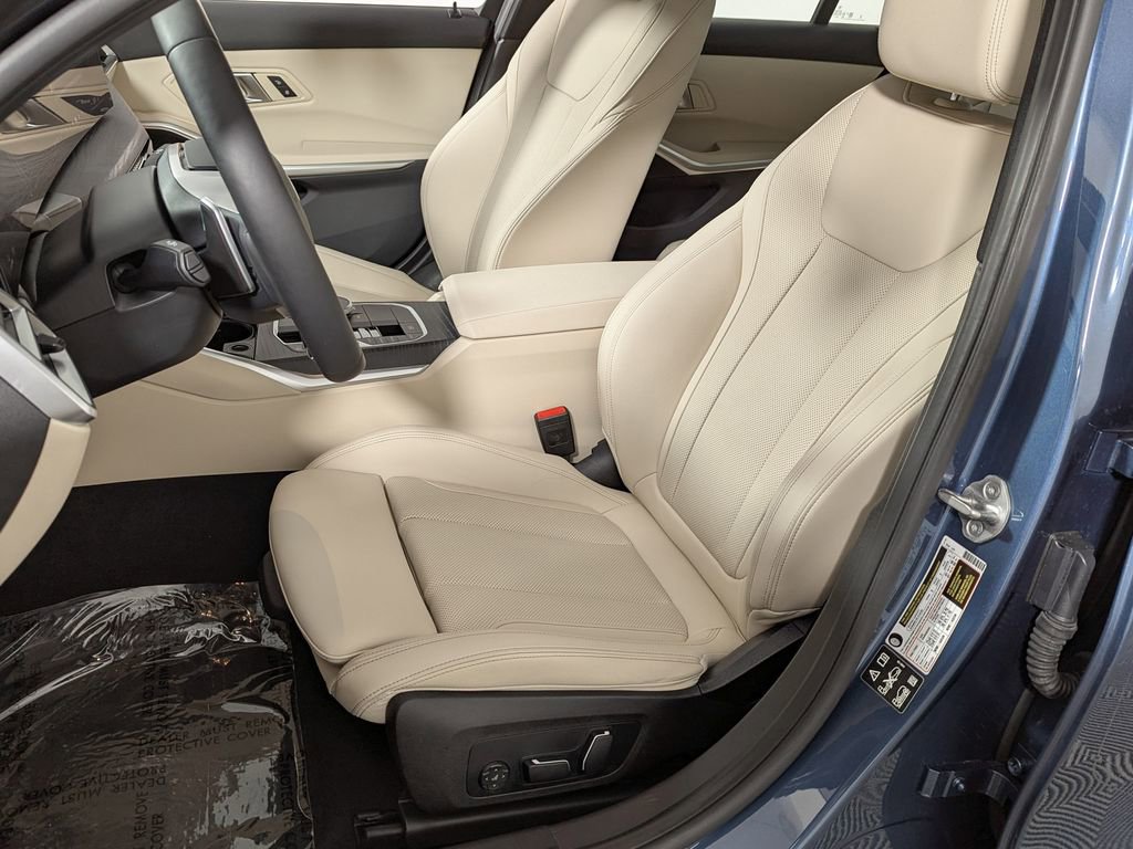 Used 2025 BMW 330i xDrive Sedan w/ M Sport Package image 17