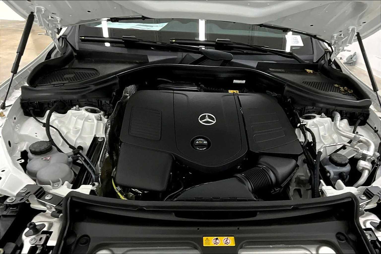 New 2025 Mercedes-Benz GLC 300 4MATIC image 16
