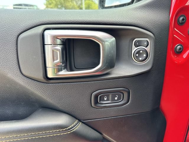 Used 2025 Jeep Wrangler Unlimited Sahara AWD/4WD image 27