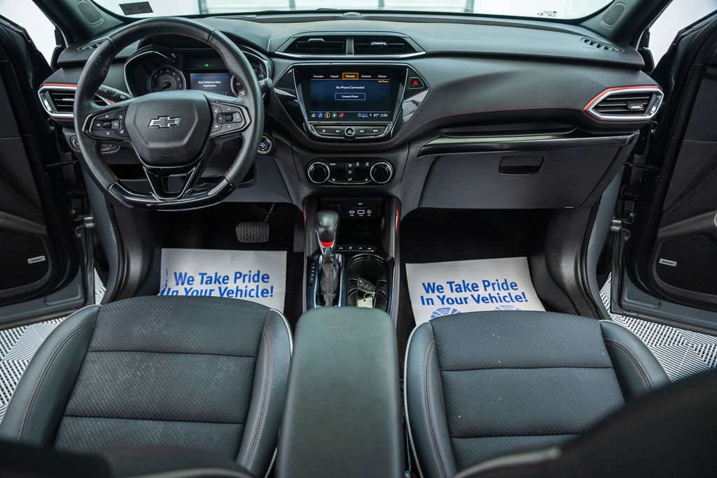 Used 2023 Chevrolet TrailBlazer RS w/ Sun and Liftgate Package FWD image 24