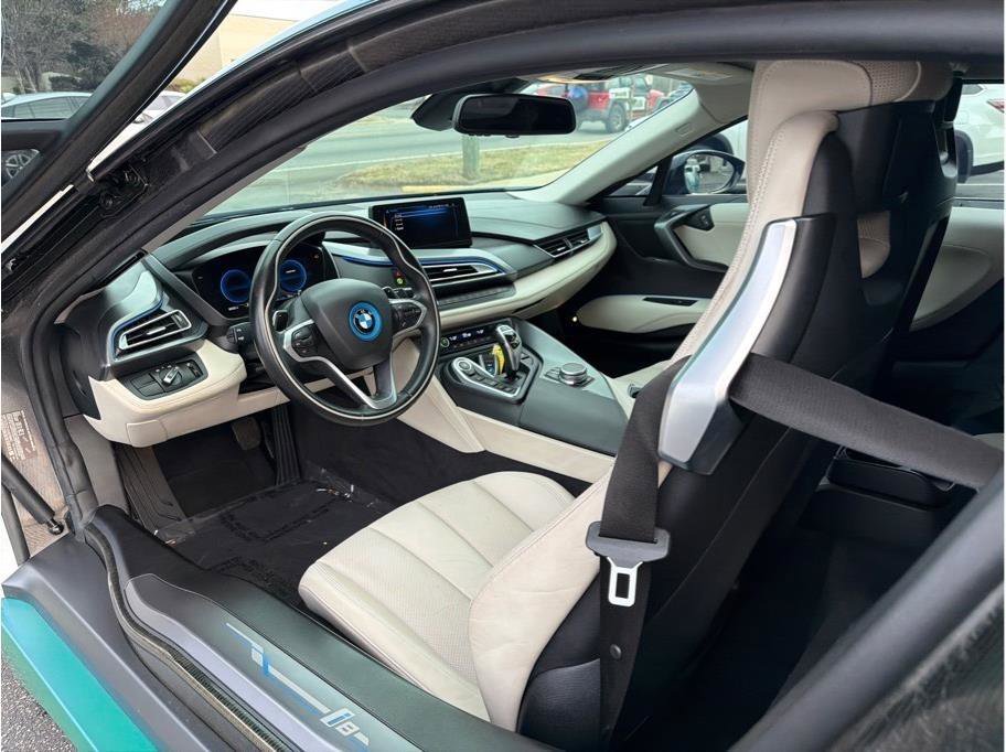 Used 2017 BMW i8 image 8
