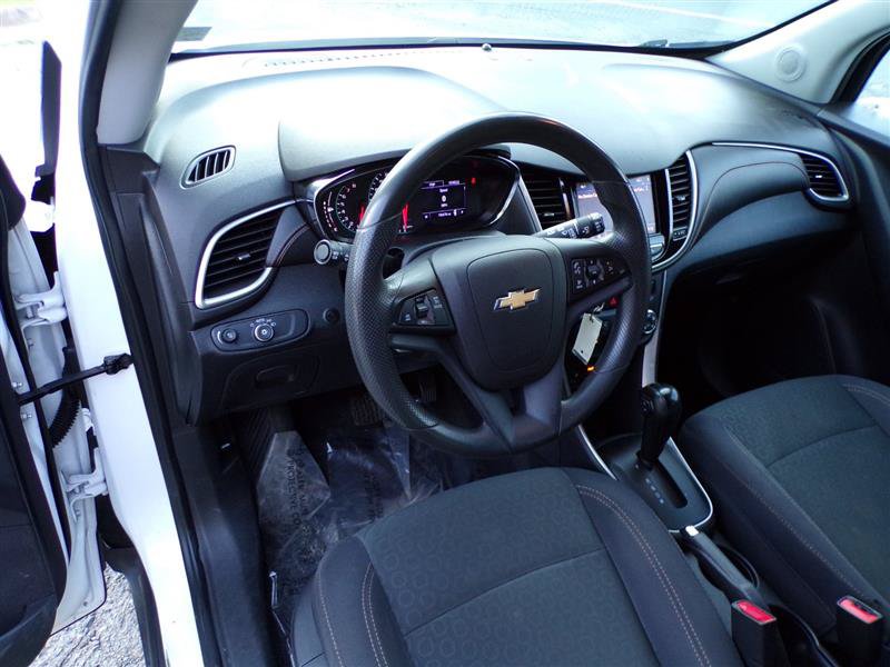 Used 2020 Chevrolet Trax LS w/ Fleet Convenience Package FWD image 16