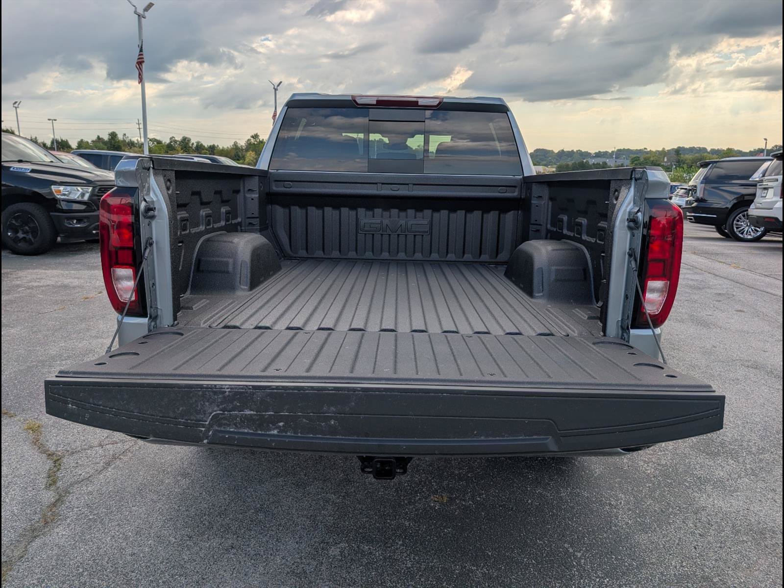 New 2026 GMC Sierra 1500 Elevation w/ Preferred Package AWD/4WD image 17