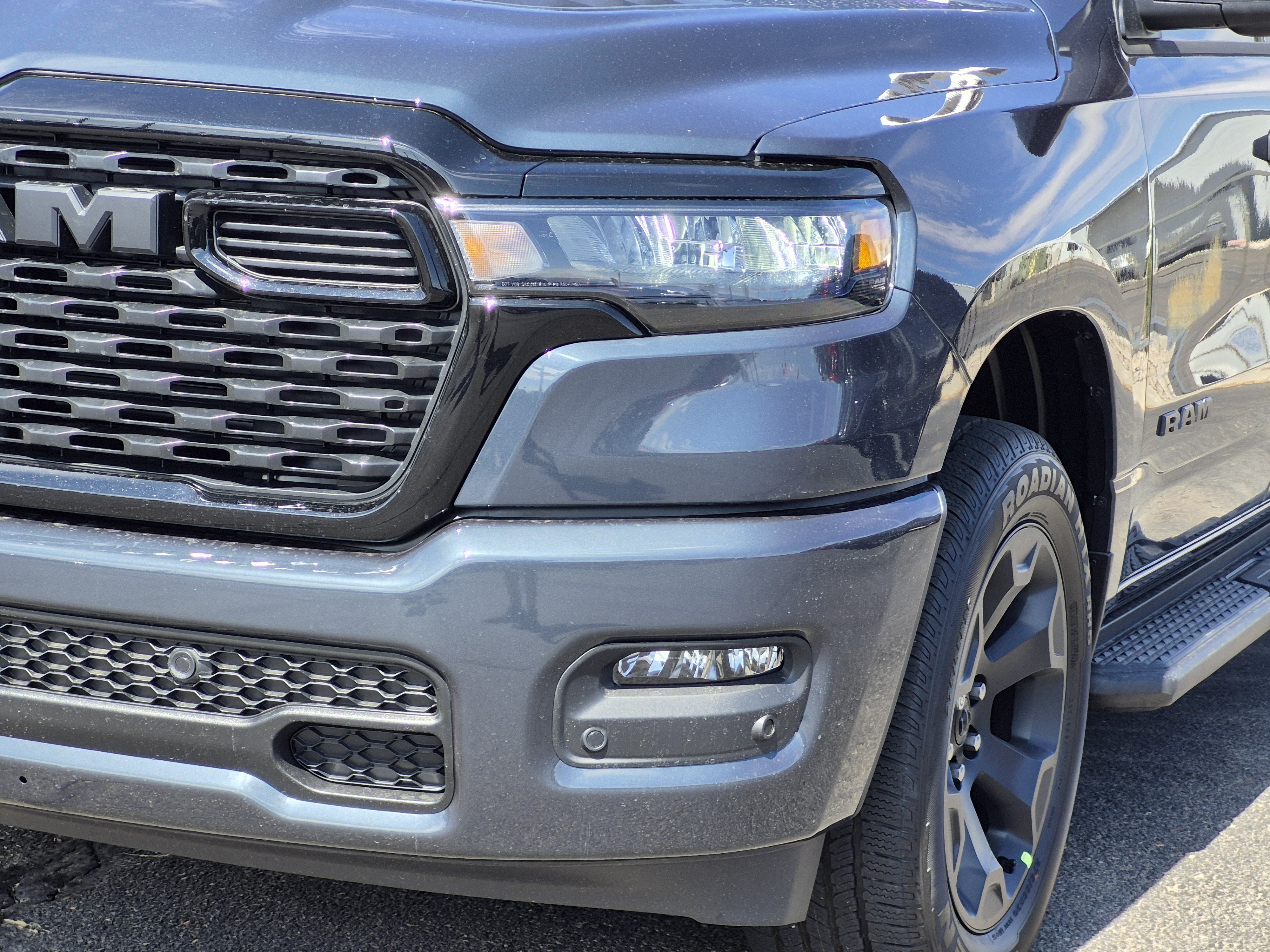 New 2026 RAM 1500 Express AWD/4WD image 11