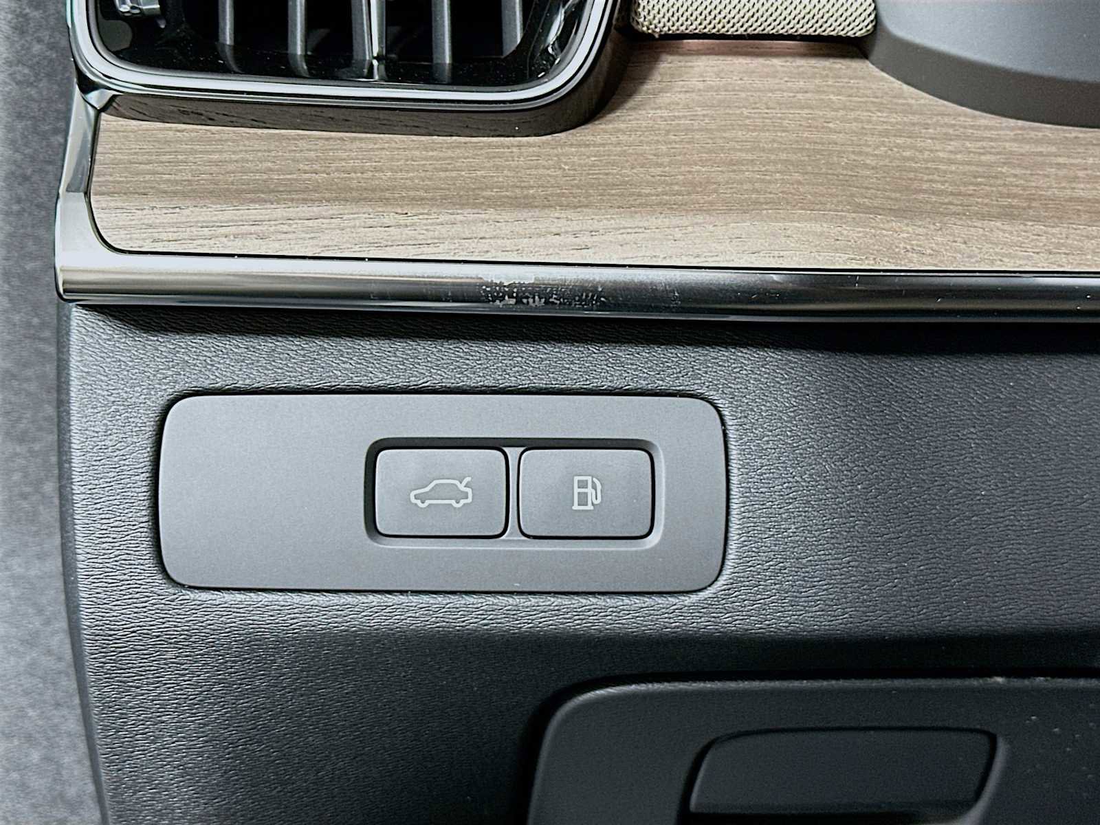 New 2026 Volvo XC90 T8 Plus image 10