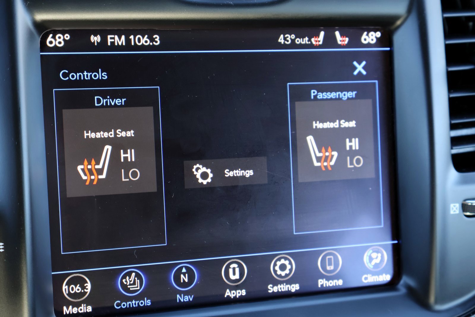 Used 2023 Chrysler 300 S image 30