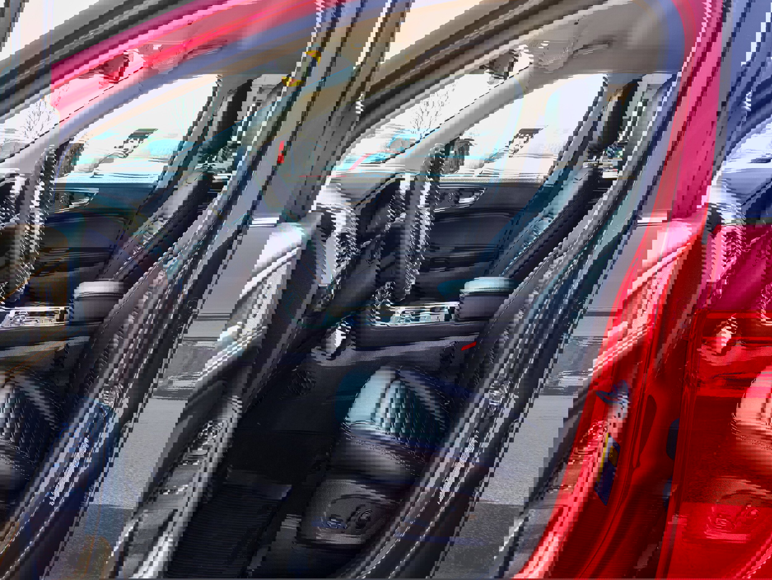 Used 2024 Ford Edge SEL w/ Convenience Package image 12