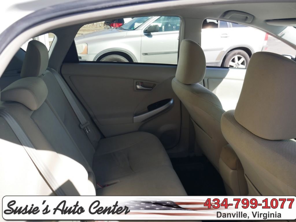 Used 2014 Toyota Prius Two FWD image 23