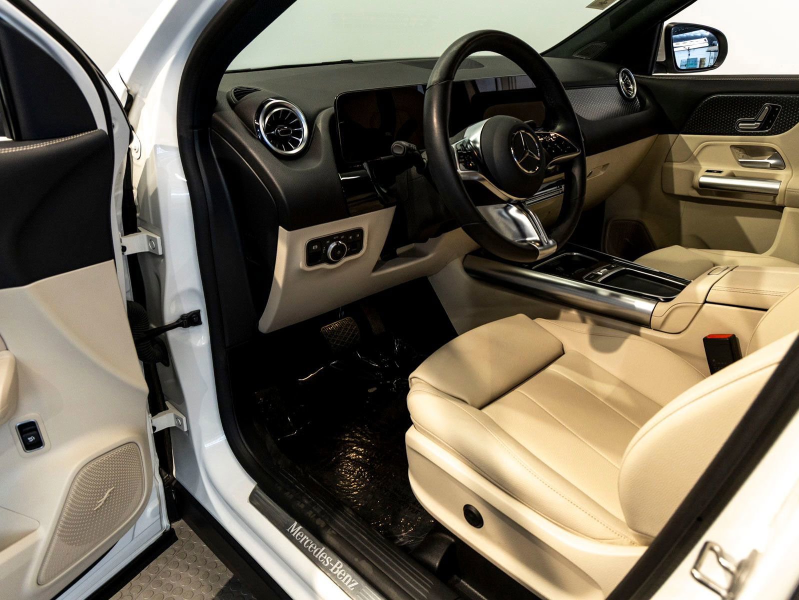 Used 2025 Mercedes-Benz GLA 250 image 15