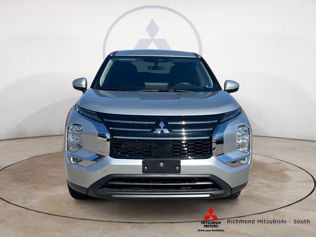 New 2026 Mitsubishi Outlander ES image 8