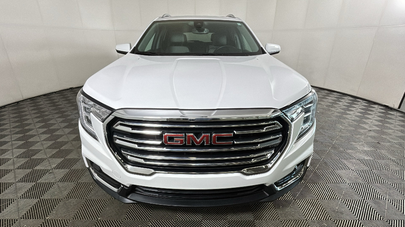 Used 2023 GMC Terrain SLT AWD/4WD image 9