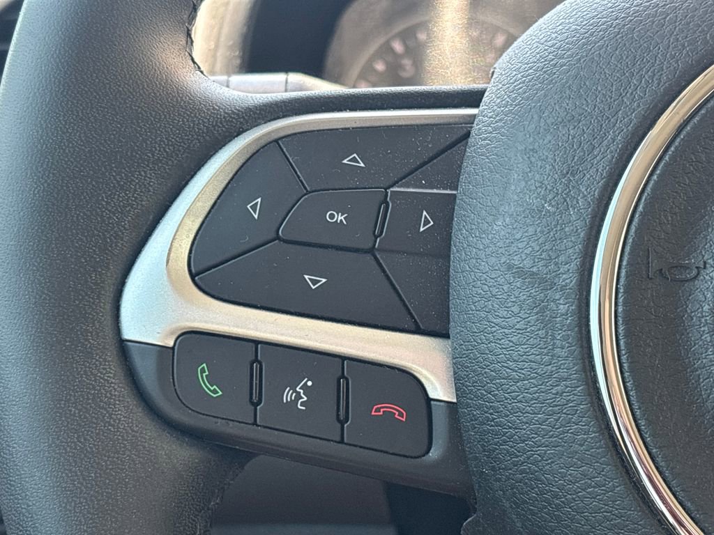 Used 2018 Jeep Renegade Latitude w/ Popular Equipment Group FWD image 21