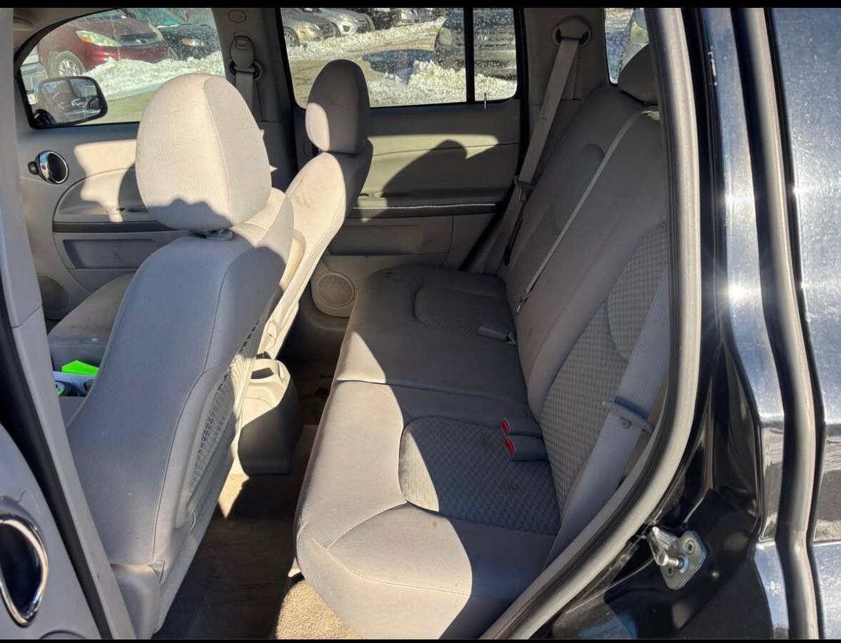 Used 2009 Chevrolet HHR LT w/ LT Preferred Equipment Group FWD image 12