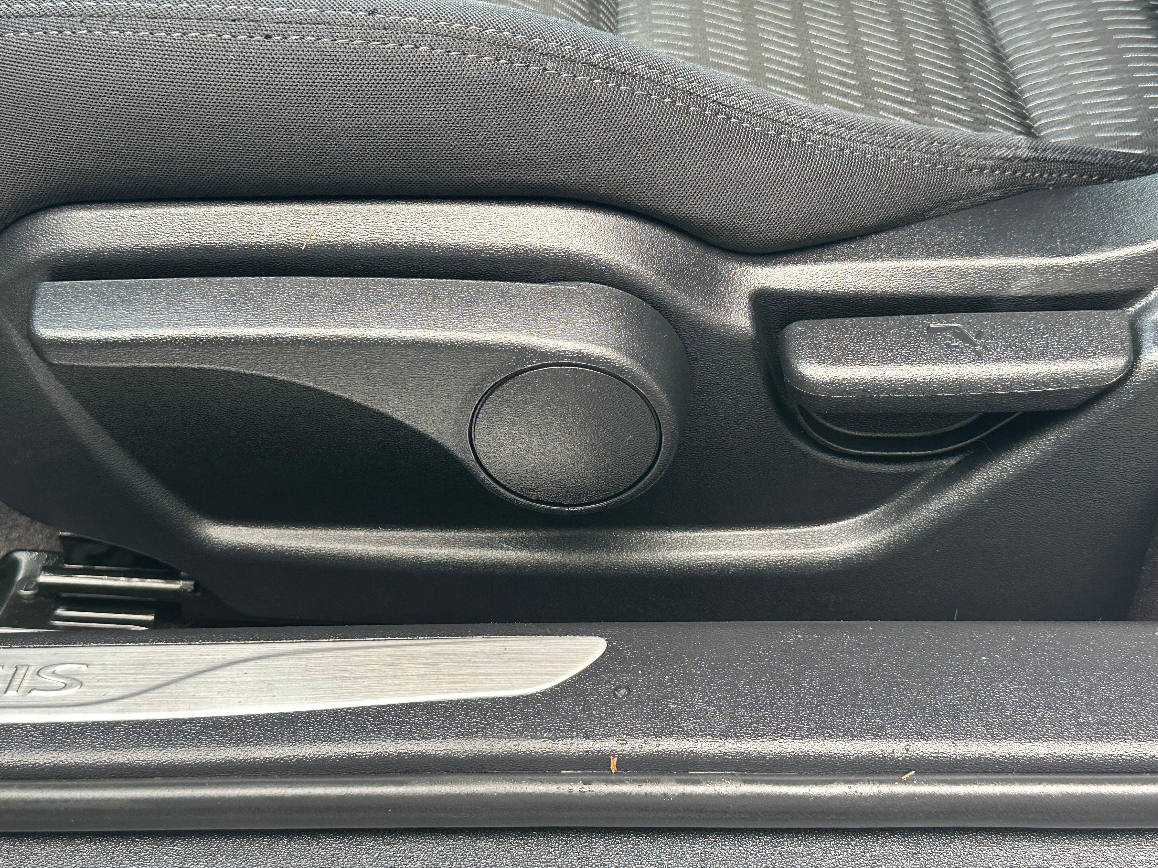 Used 2013 Hyundai Genesis 2.0T image 20