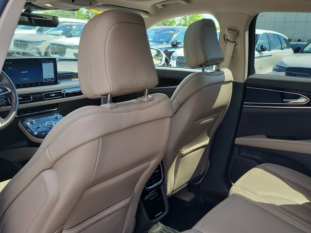 Used 2023 Lincoln Nautilus Reserve image 10