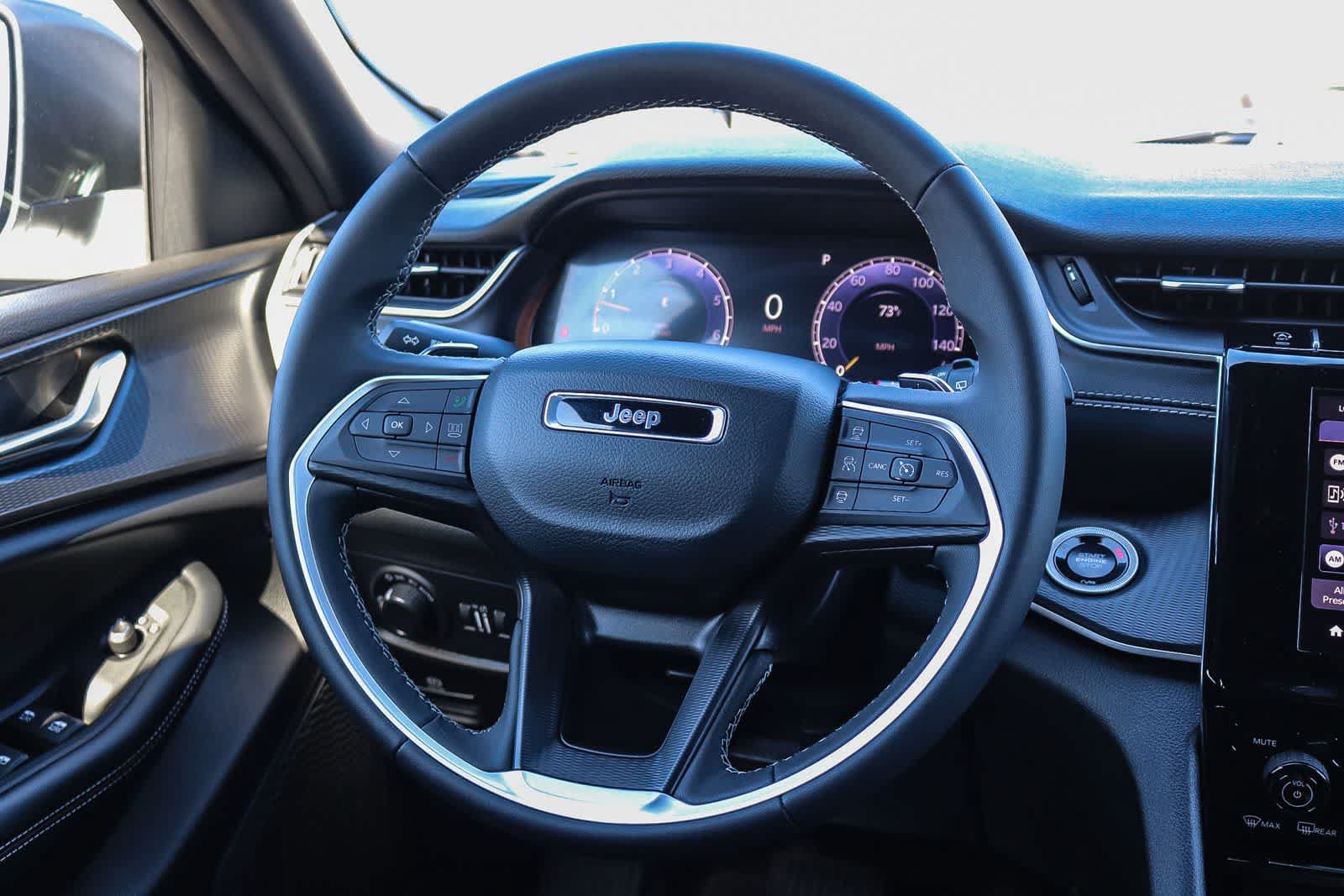 Used 2025 Jeep Grand Cherokee L Laredo RWD image 15