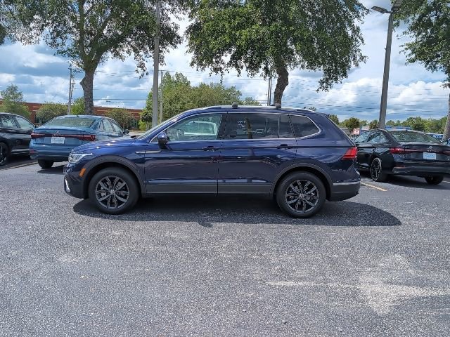 Used 2022 Volkswagen Tiguan SE image 3