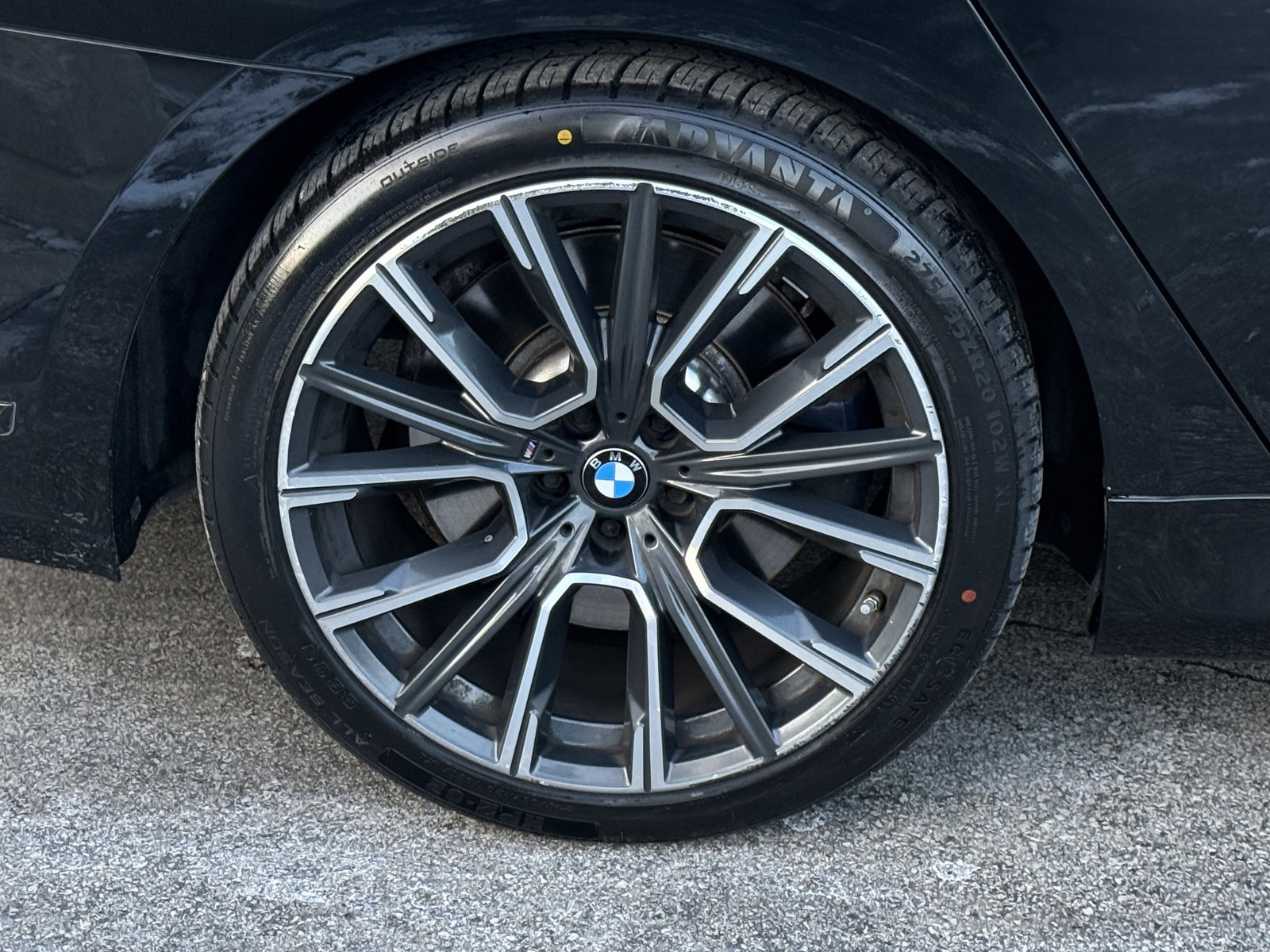 Used 2020 BMW 750i xDrive w/ Executive Package AWD/4WD image 9