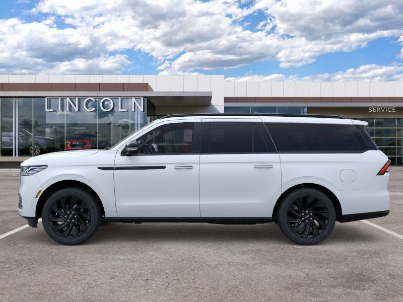 New 2026 Lincoln Navigator L Reserve w/ Jet Appearance Package AWD/4WD image 3