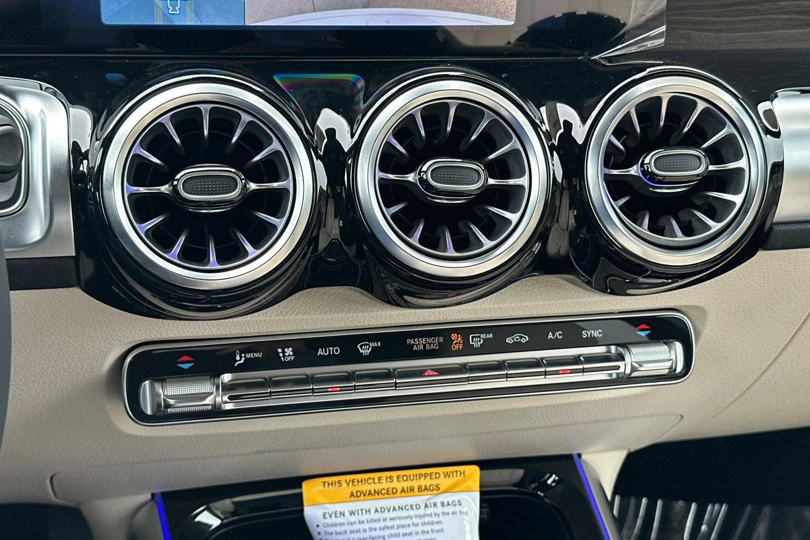 New 2026 Mercedes-Benz GLB 250 image 17