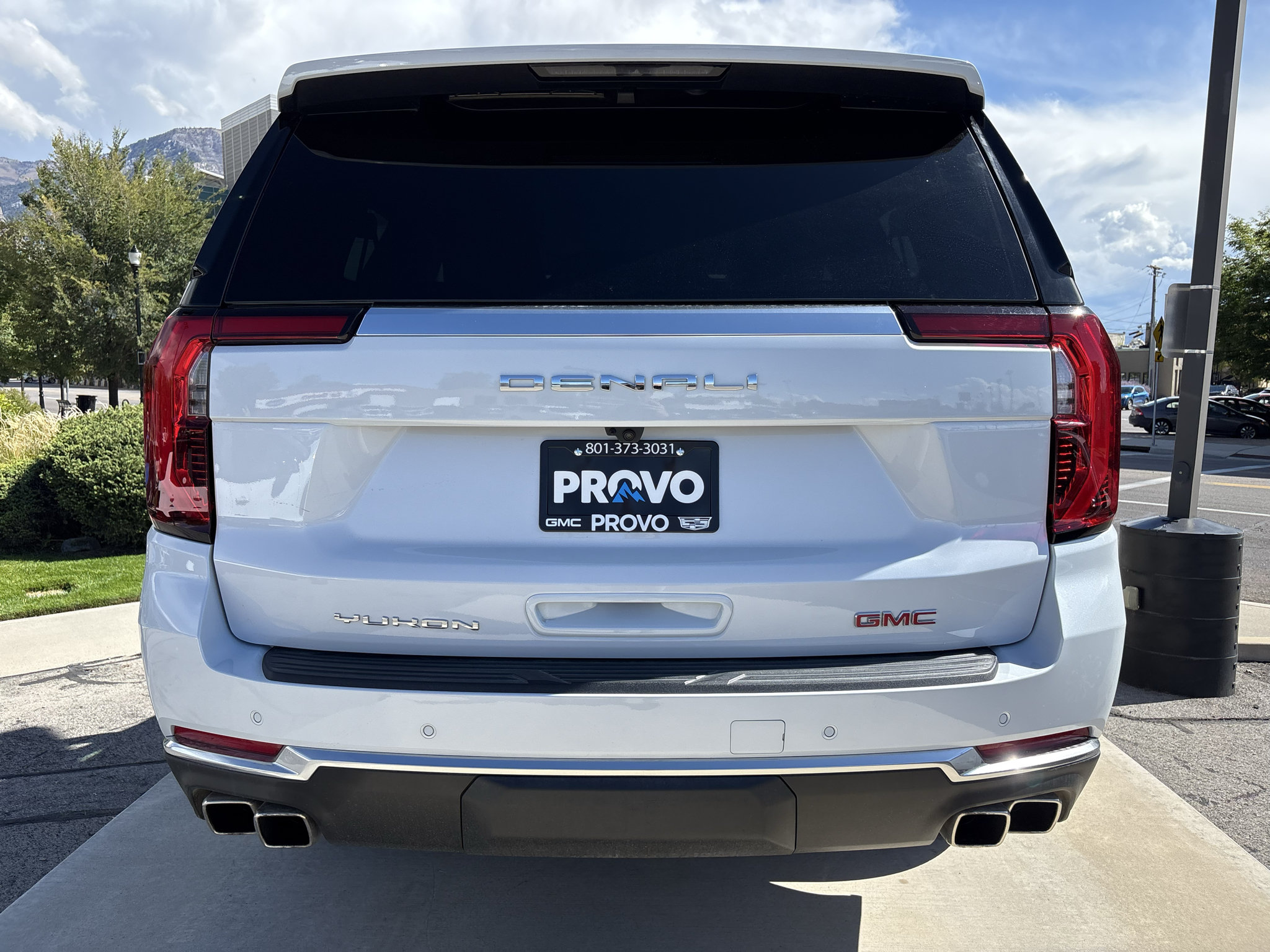 Used 2026 GMC Yukon XL Denali w/ Sun & Power Step Package AWD/4WD image 6