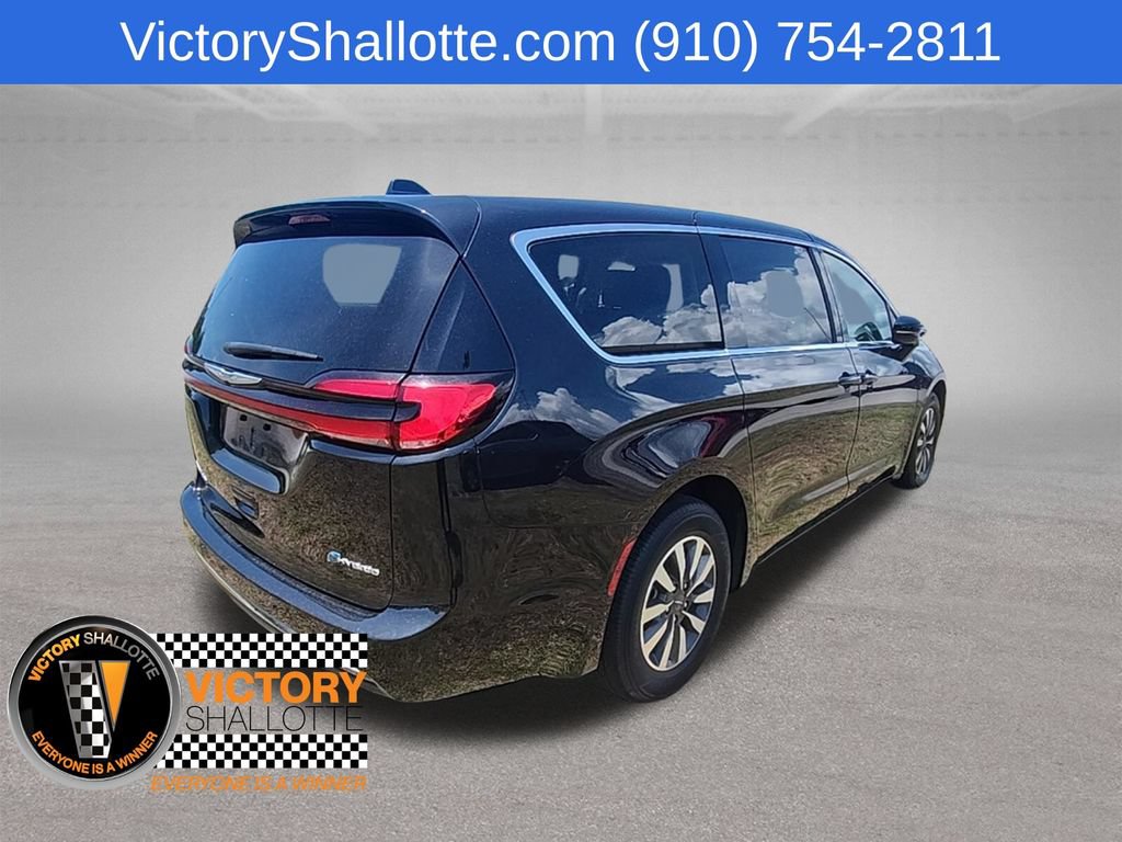 Certified 2024 Chrysler Pacifica Limited FWD image 32