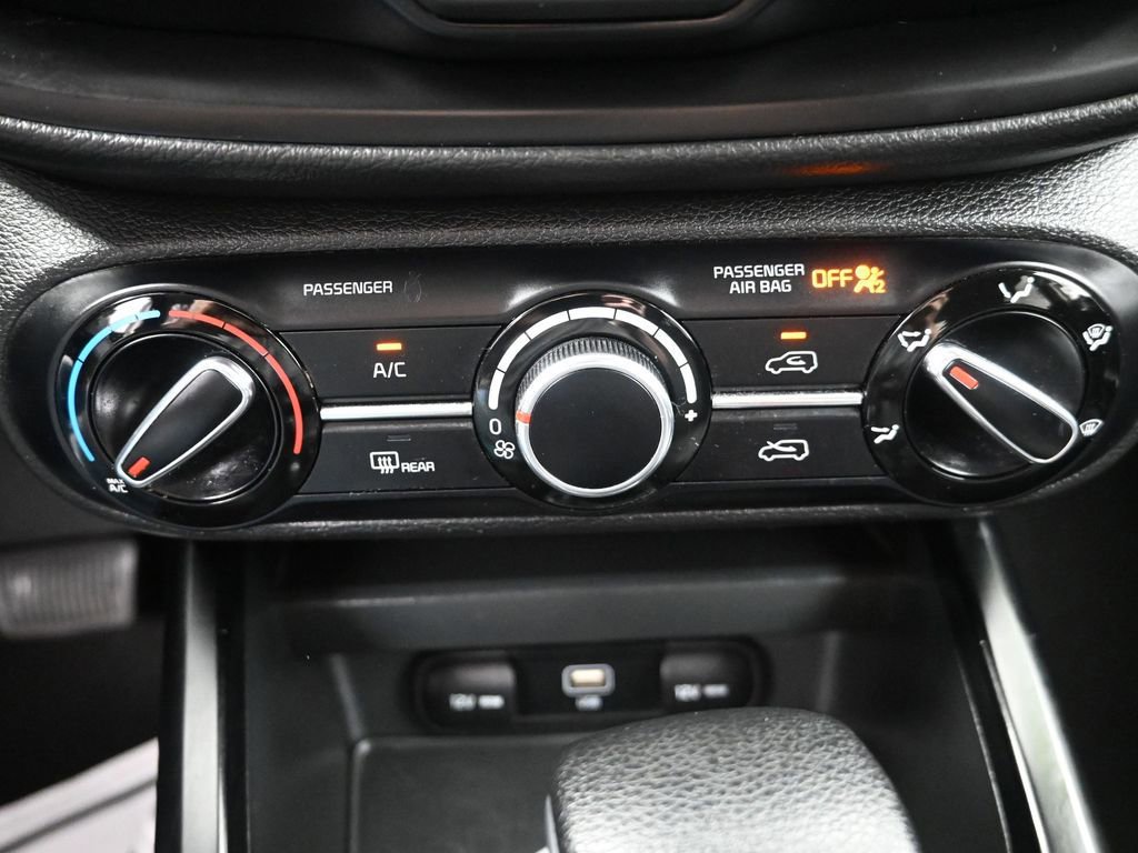 Used 2023 Kia Soul LX w/ LX Technology Package image 19