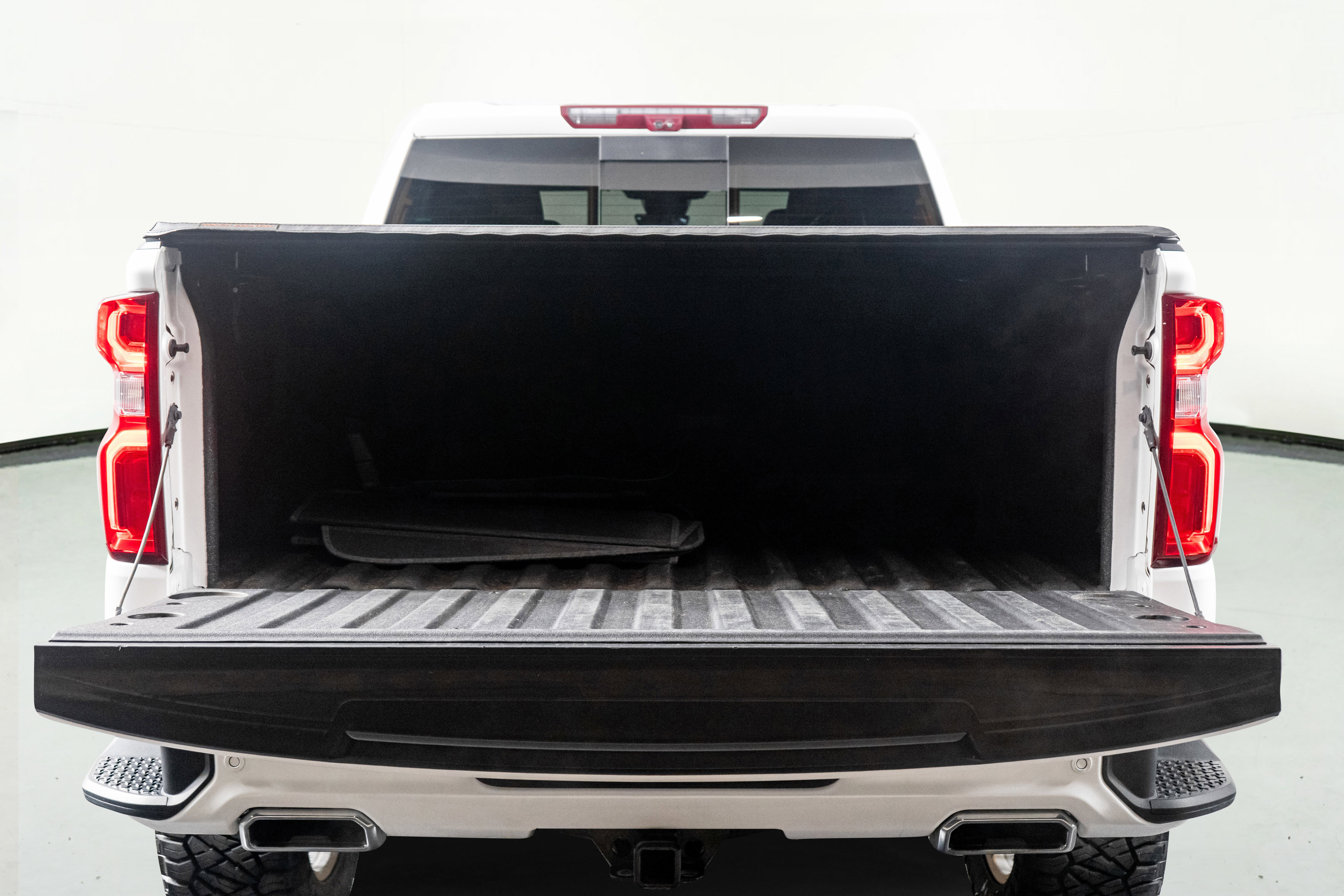 Used 2023 Chevrolet Silverado 1500 High Country w/ Technology Package image 58