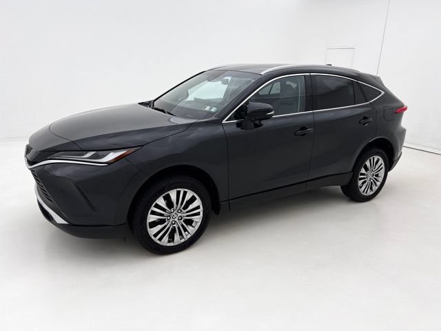 Used 2024 Toyota Venza XLE AWD/4WD image 5
