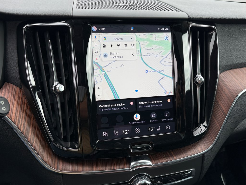 Certified 2024 Volvo XC60 T8 Plus w/ Climate Package AWD/4WD image 21