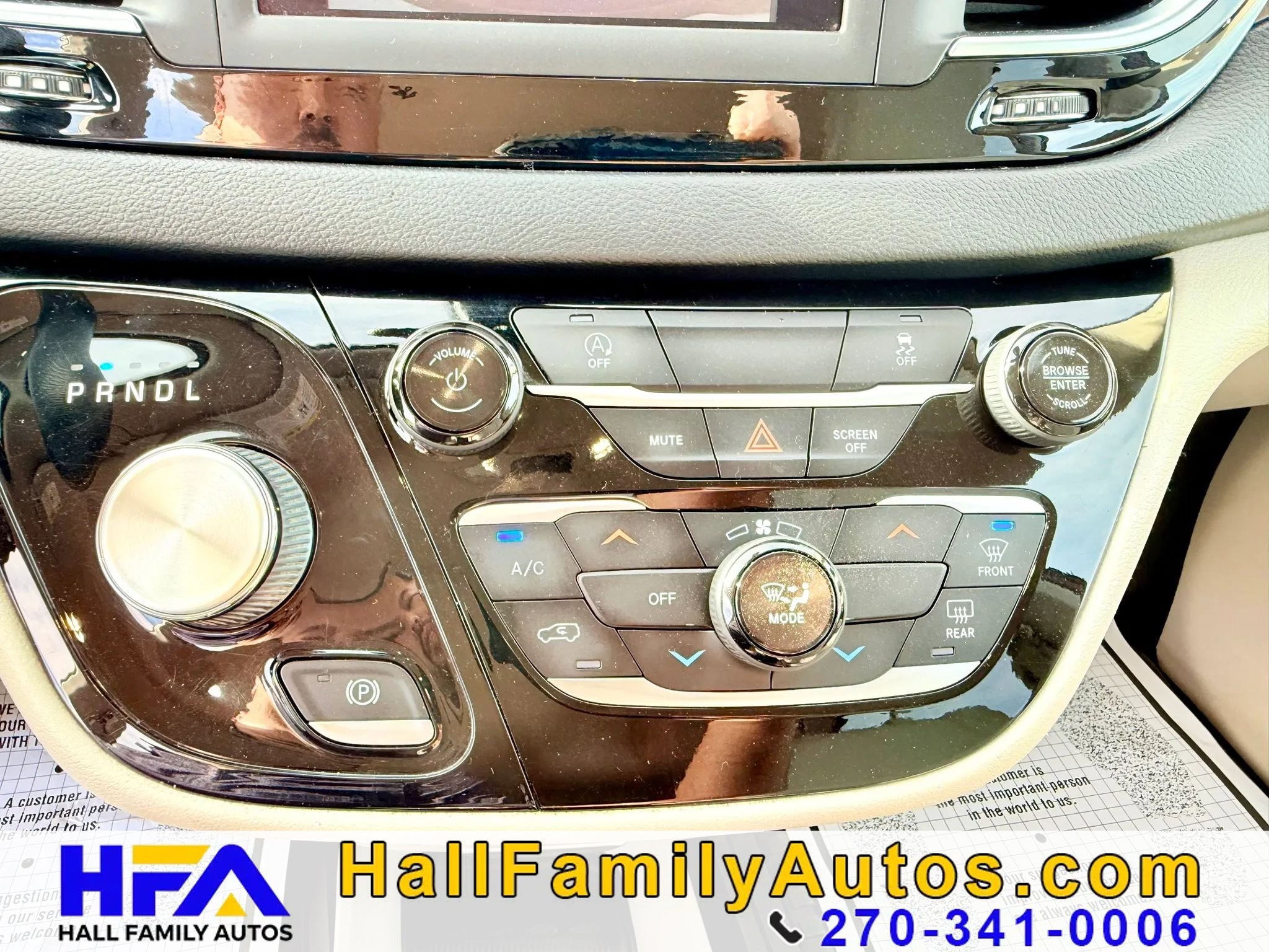 Used 2021 Chrysler Voyager Lxi image 24