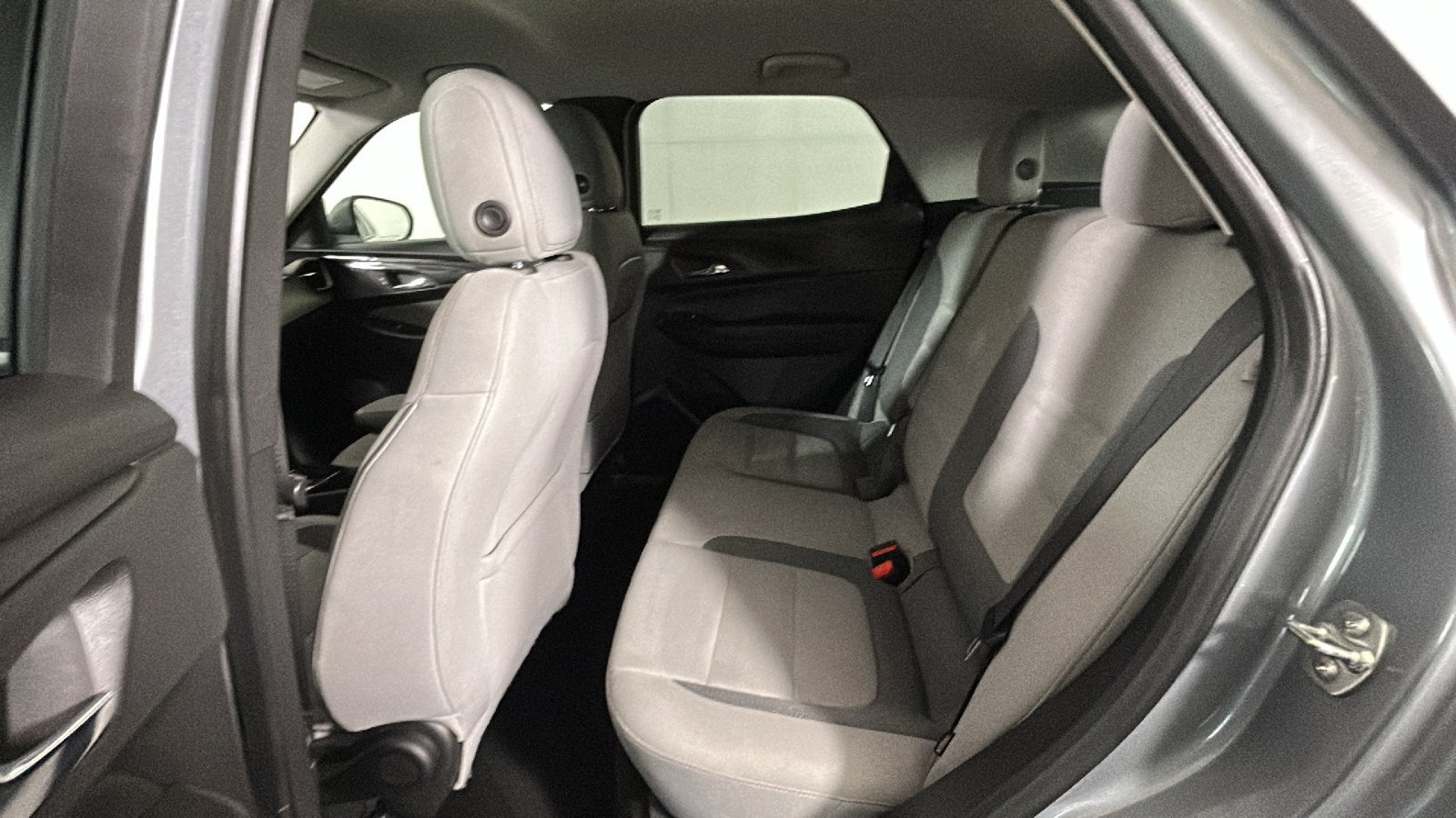 Used 2025 Chevrolet TrailBlazer LT FWD image 31