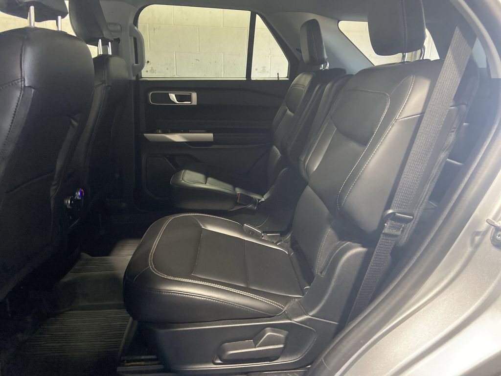 Used 2021 Ford Explorer XLT w/ Equipment Group 202A image 24