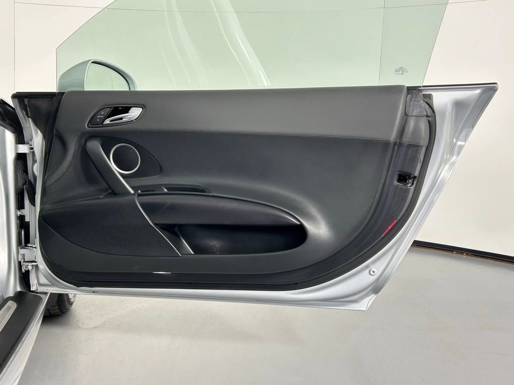 Used 2012 Audi R8 V10 image 9